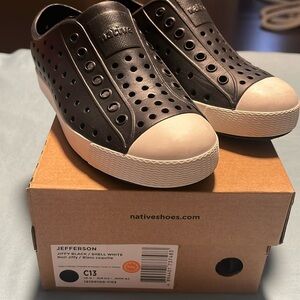 NEW Kids Native shoes Jefferson size 13